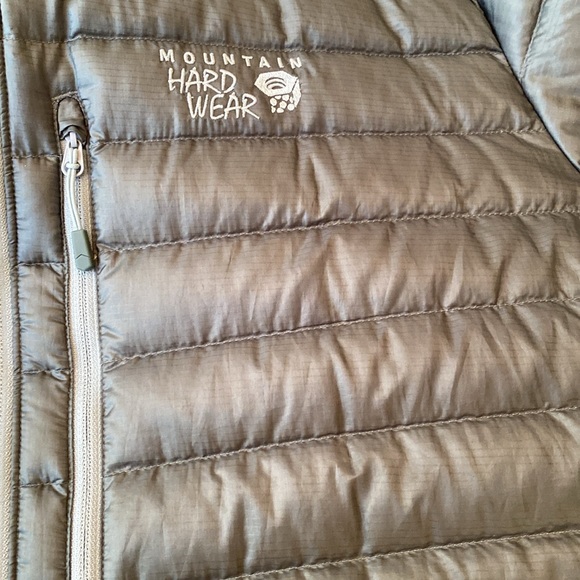 Men’s down jacket by Mountain Hardwear - Picture 8 of 10